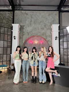 Shuhua Yeh feet photo 2
