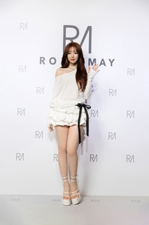 Shuhua Yeh feet photo 12