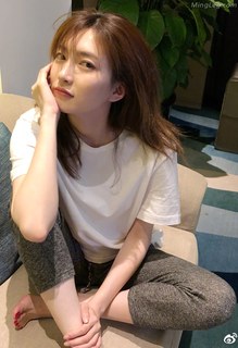 Shuying Jiang feet photo thumbnail