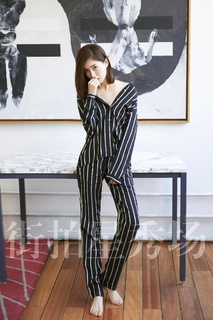 Shuying Jiang feet photo thumbnail