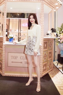 Shuying Jiang feet photo thumbnail