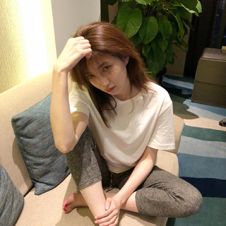 Shuying Jiang feet photo thumbnail