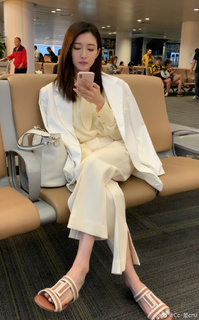 Shuying Jiang feet photo thumbnail