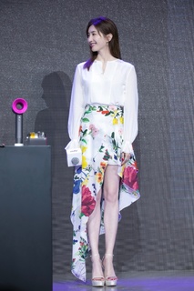 Shuying Jiang feet photo thumbnail