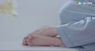 Shuying Jiang feet photo thumbnail