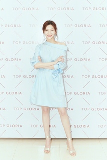 Shuying Jiang feet photo thumbnail