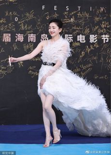 Shuying Jiang feet photo thumbnail