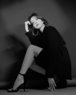 Shuying Jiang feet photo thumbnail