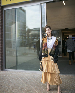 Shuying Jiang feet photo thumbnail