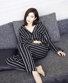 Shuying Jiang feet photo thumbnail