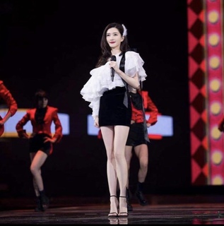 Shuying Jiang feet photo thumbnail