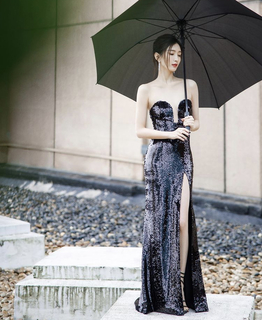 Shuying Jiang feet photo thumbnail