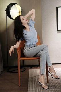 Shuying Jiang feet photo thumbnail