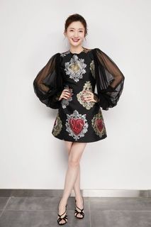 Shuying Jiang feet photo thumbnail