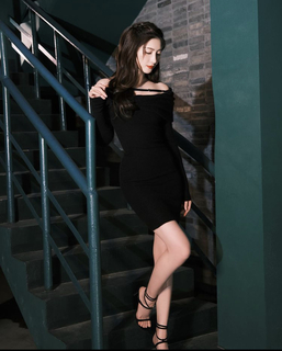 Shuying Jiang feet photo thumbnail