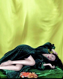 Shuying Jiang feet photo thumbnail