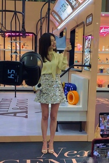 Shuying Jiang feet photo thumbnail