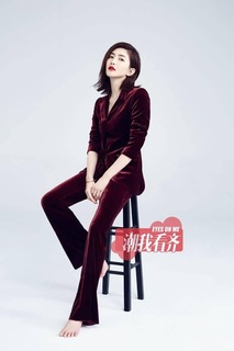 Shuying Jiang feet photo thumbnail