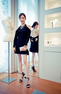 Shuying Jiang feet photo thumbnail