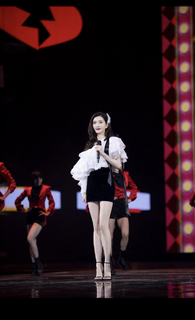 Shuying Jiang feet photo thumbnail