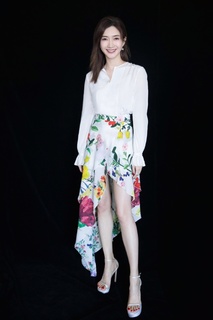 Shuying Jiang feet photo thumbnail