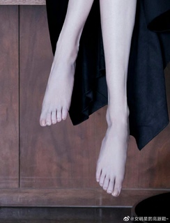 Shuying Jiang feet photo thumbnail