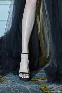 Shuying Jiang feet photo thumbnail