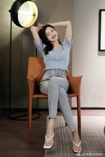 Shuying Jiang feet photo thumbnail