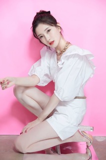 Shuying Jiang feet photo thumbnail