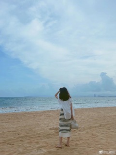 Shuying Jiang feet photo thumbnail