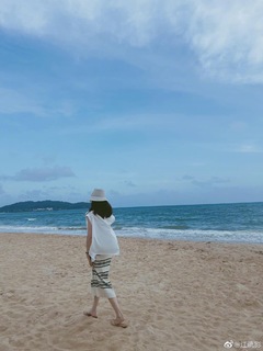 Shuying Jiang feet photo thumbnail