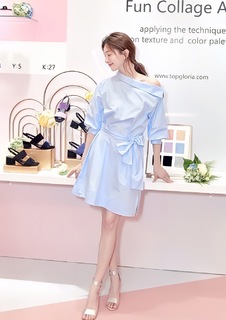 Shuying Jiang feet photo thumbnail