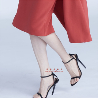 Shuying Jiang feet photo thumbnail