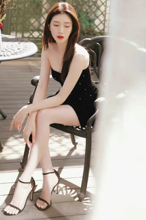 Shuying Jiang feet photo thumbnail