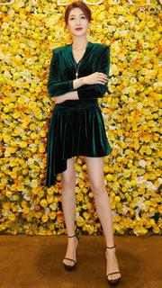 Shuying Jiang feet photo thumbnail