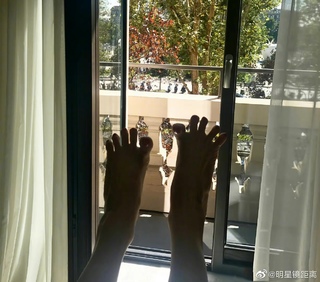 Shuying Jiang feet photo thumbnail