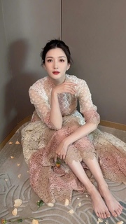 Shuying Jiang feet photo thumbnail