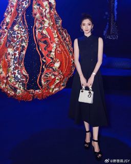 Shuying Jiang feet photo thumbnail