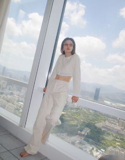 Shuying Jiang feet photo thumbnail