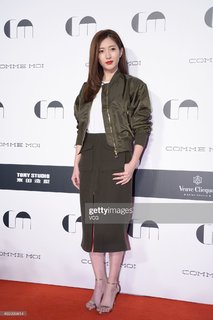 Shuying Jiang feet photo thumbnail