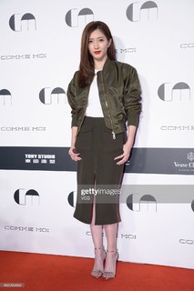 Shuying Jiang feet photo thumbnail