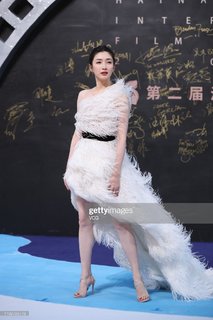 Shuying Jiang feet photo thumbnail