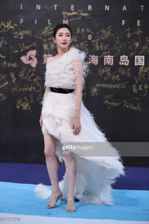 Shuying Jiang feet photo thumbnail