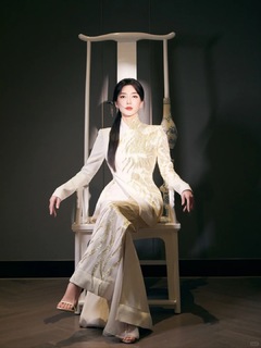 Shuying Jiang feet photo thumbnail