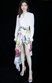 Shuying Jiang feet photo thumbnail