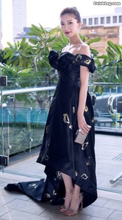 Shuying Jiang feet photo thumbnail