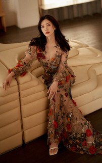 Shuying Jiang feet photo thumbnail