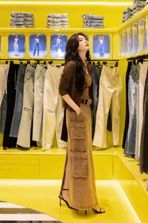 Shuying Jiang feet photo thumbnail