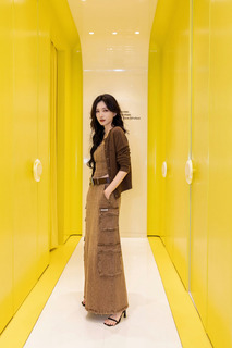 Shuying Jiang feet photo thumbnail