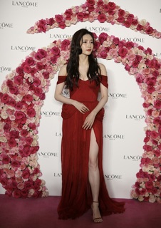 Shuying Jiang feet photo thumbnail